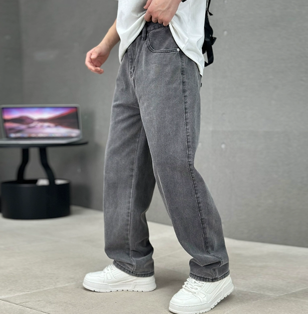Men’s Straight Leg Jeans Relaxed